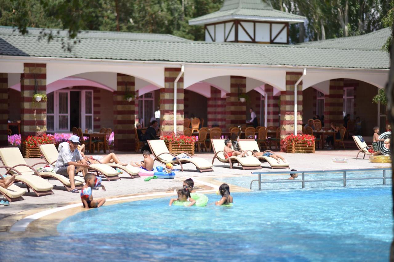 Resort Center Raduga Dolinka Kültér fotó