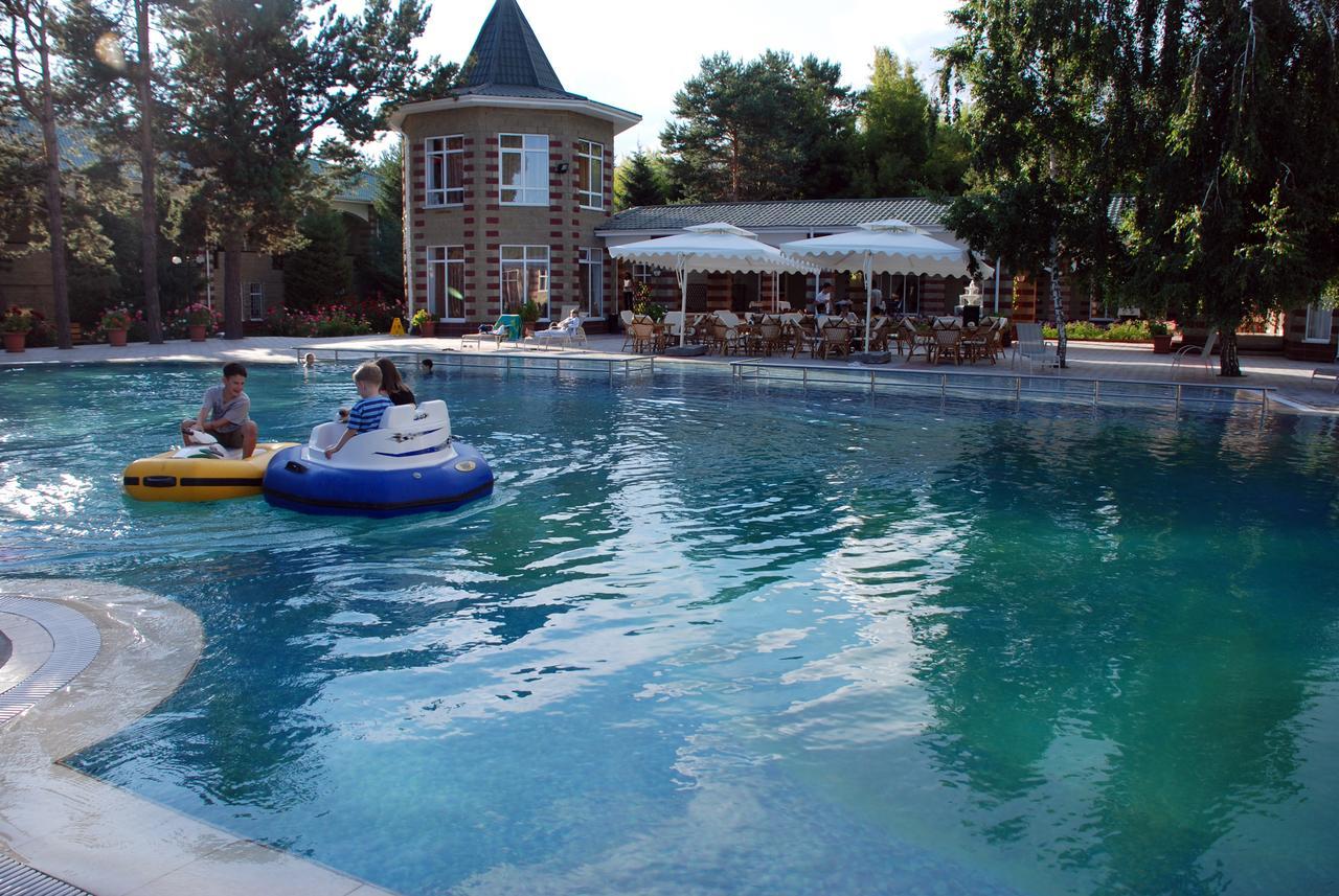 Resort Center Raduga Dolinka Kültér fotó