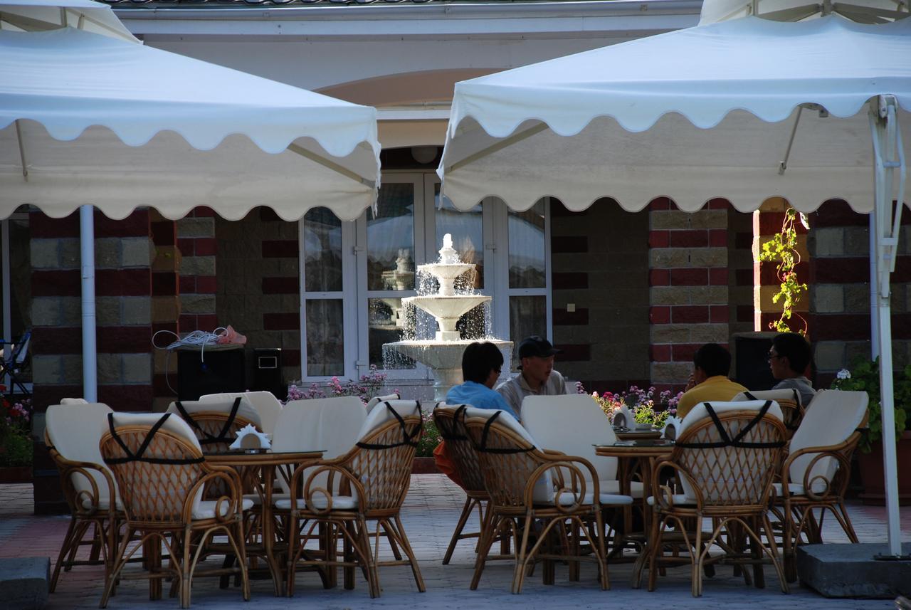 Resort Center Raduga Dolinka Kültér fotó