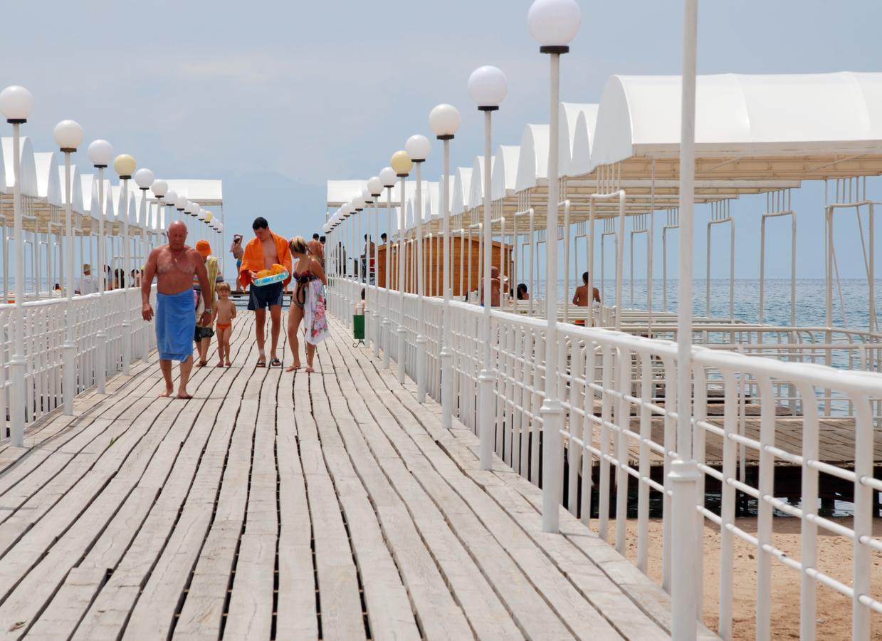 Resort Center Raduga Dolinka Kültér fotó